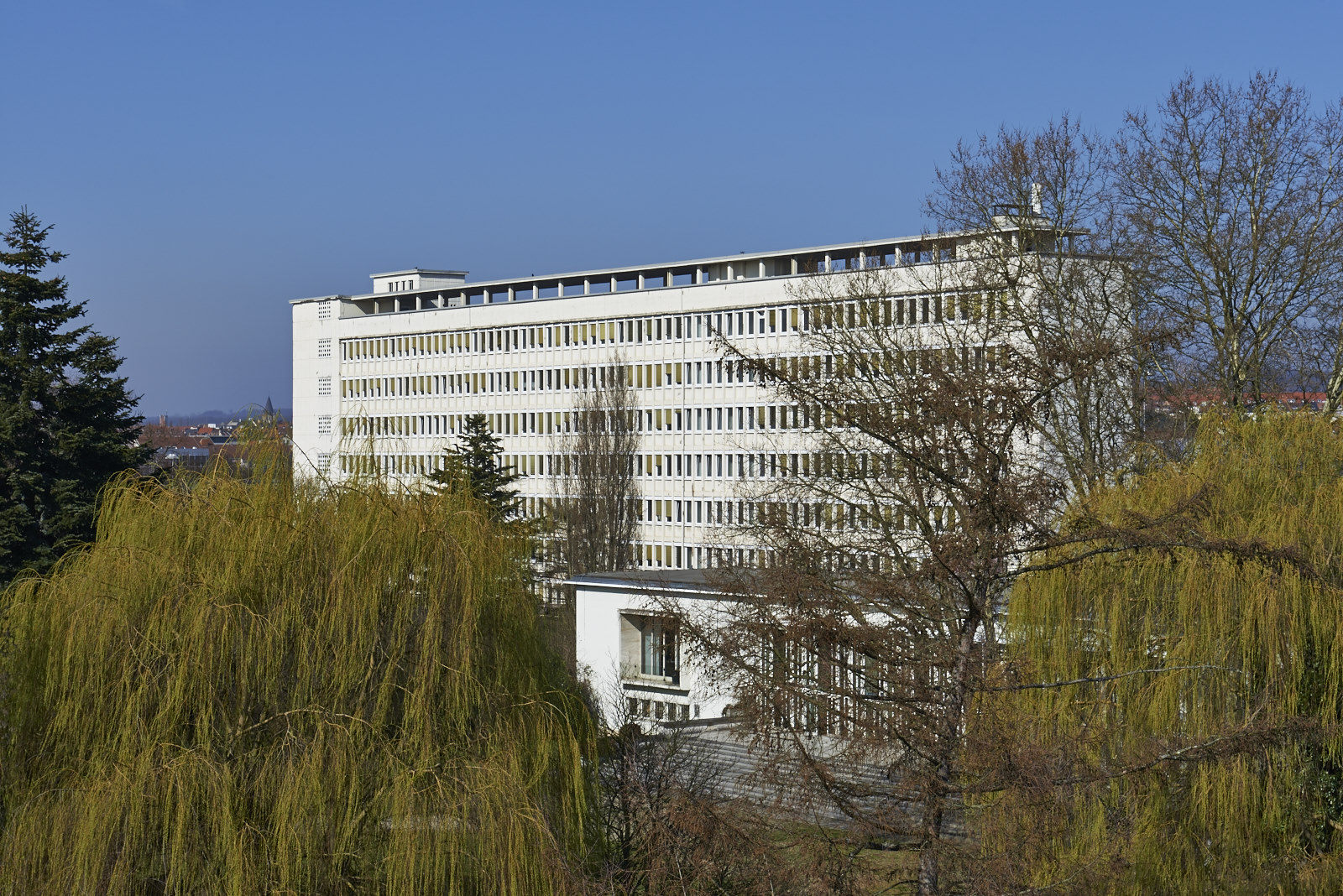 Foto-Dokumentation der ehemaligen Französischen Botschaft in Saarbrücken, Saarbrücken, Saarland — Perspektive 3