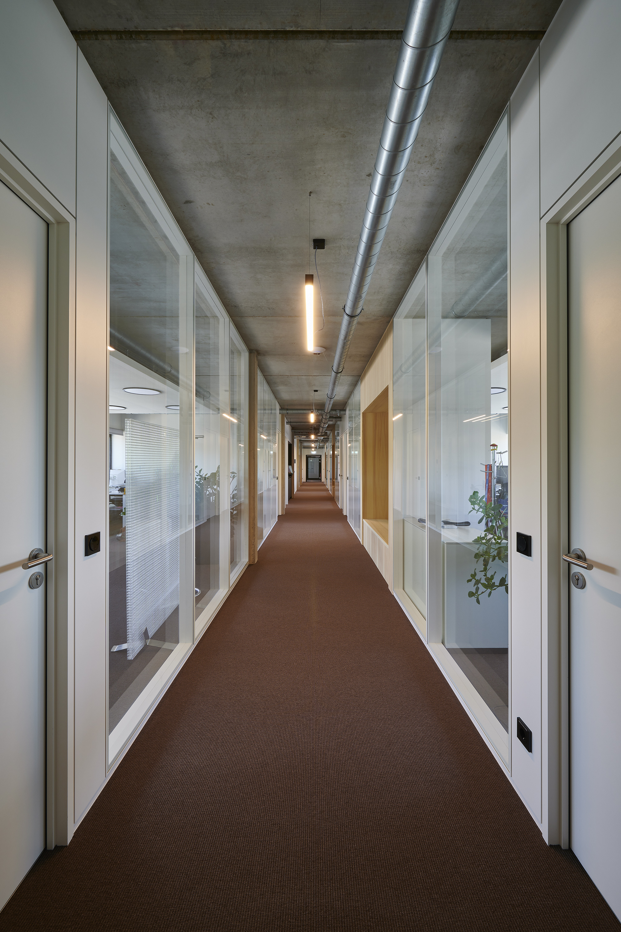 Innenaufnahmen Bürogebäude »Ergosign«, Saarbrücken, Saarland — Detail 6