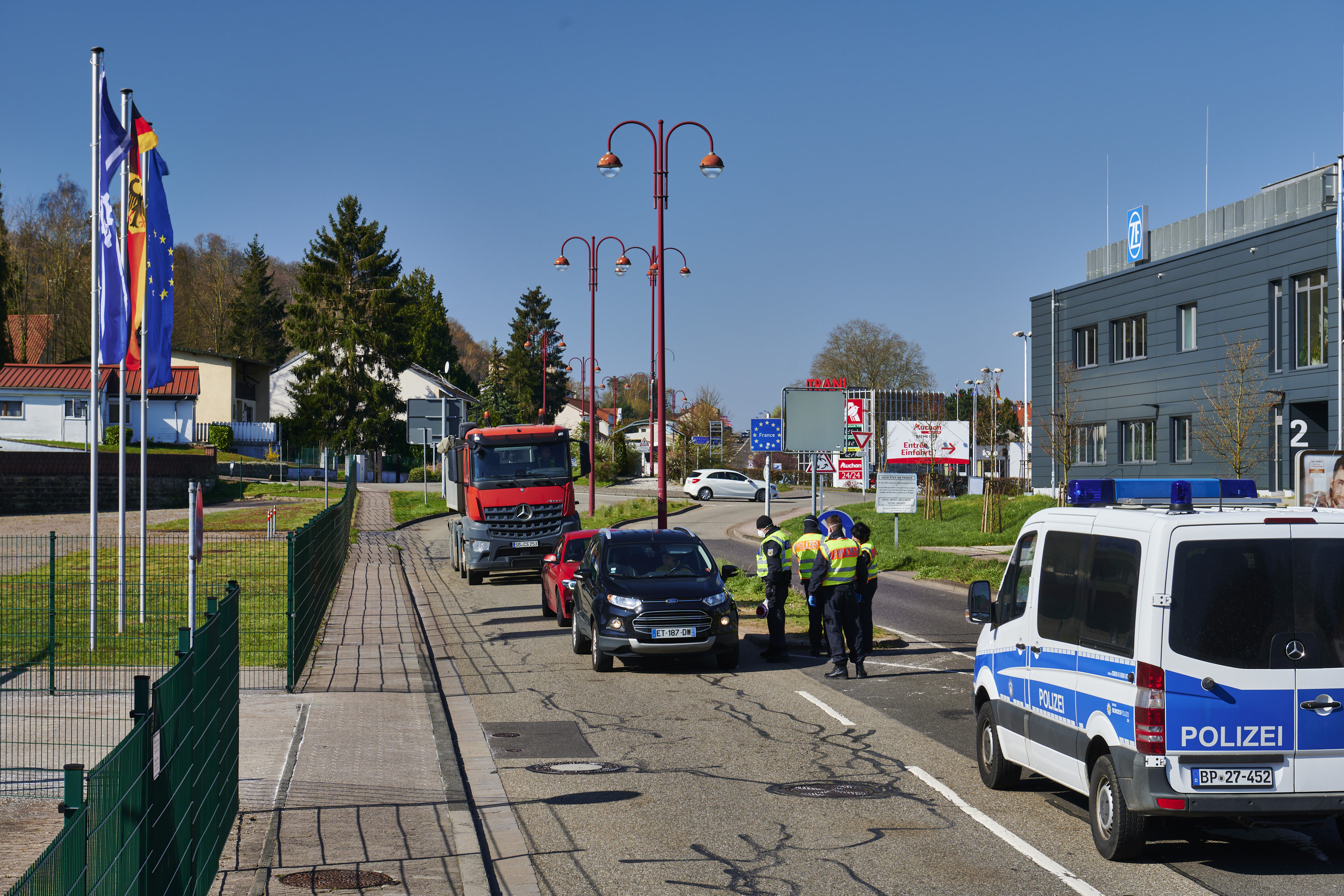Immer noch: Grenzübergange in Corona-Zeiten..., Saarland, Lothringen, Luxemburg — Detail 56