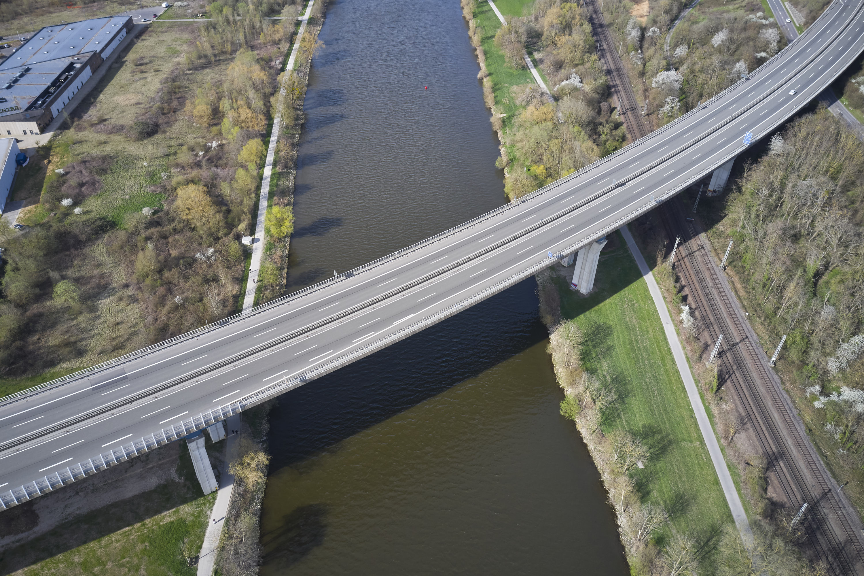 Immer noch: Grenzübergange in Corona-Zeiten..., Saarland, Lothringen, Luxemburg — Blick 125