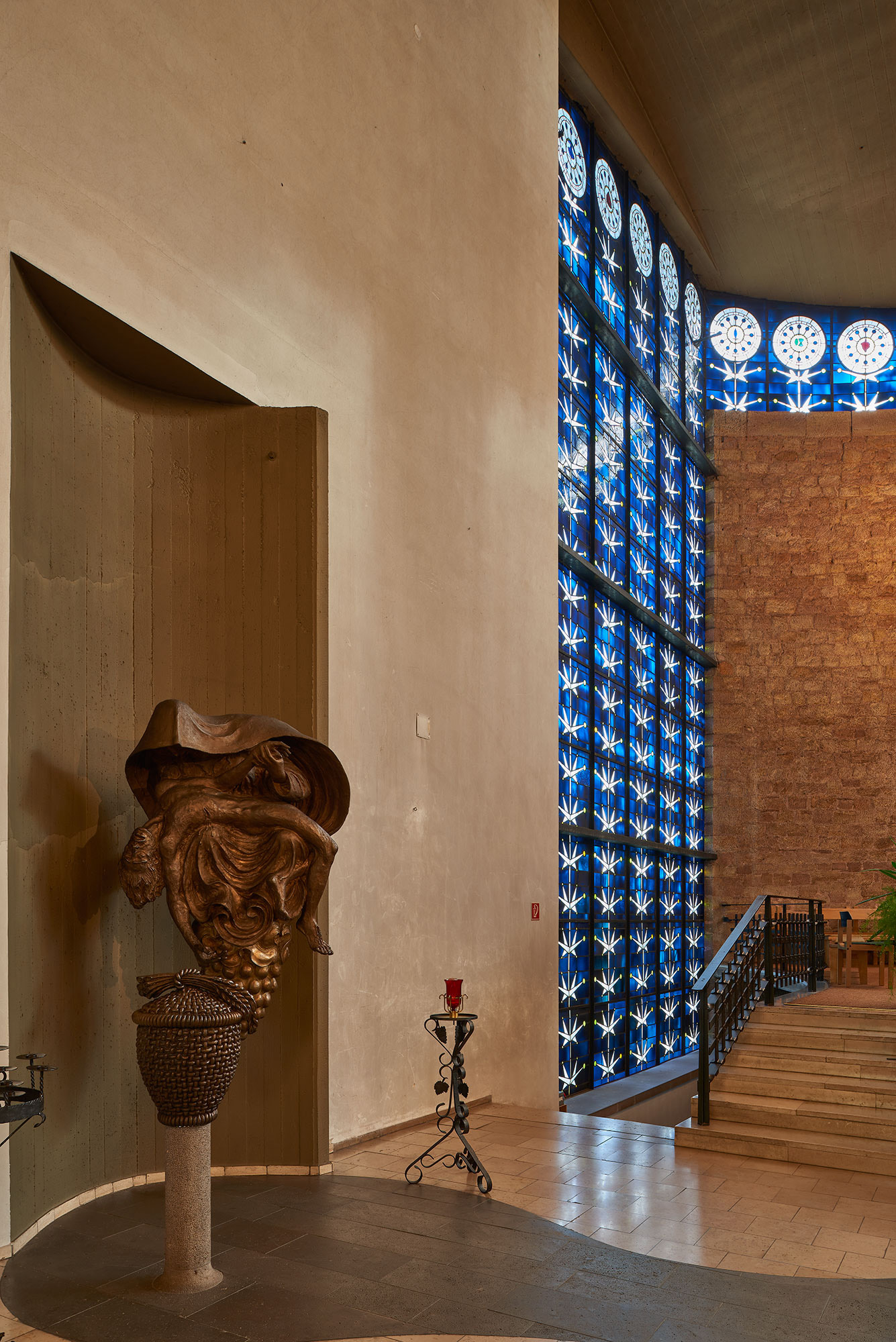 Pfarrkirche St. Hildegard in Sulzbach-Neuweiler, Saarland, Sulzbach — Blick 5