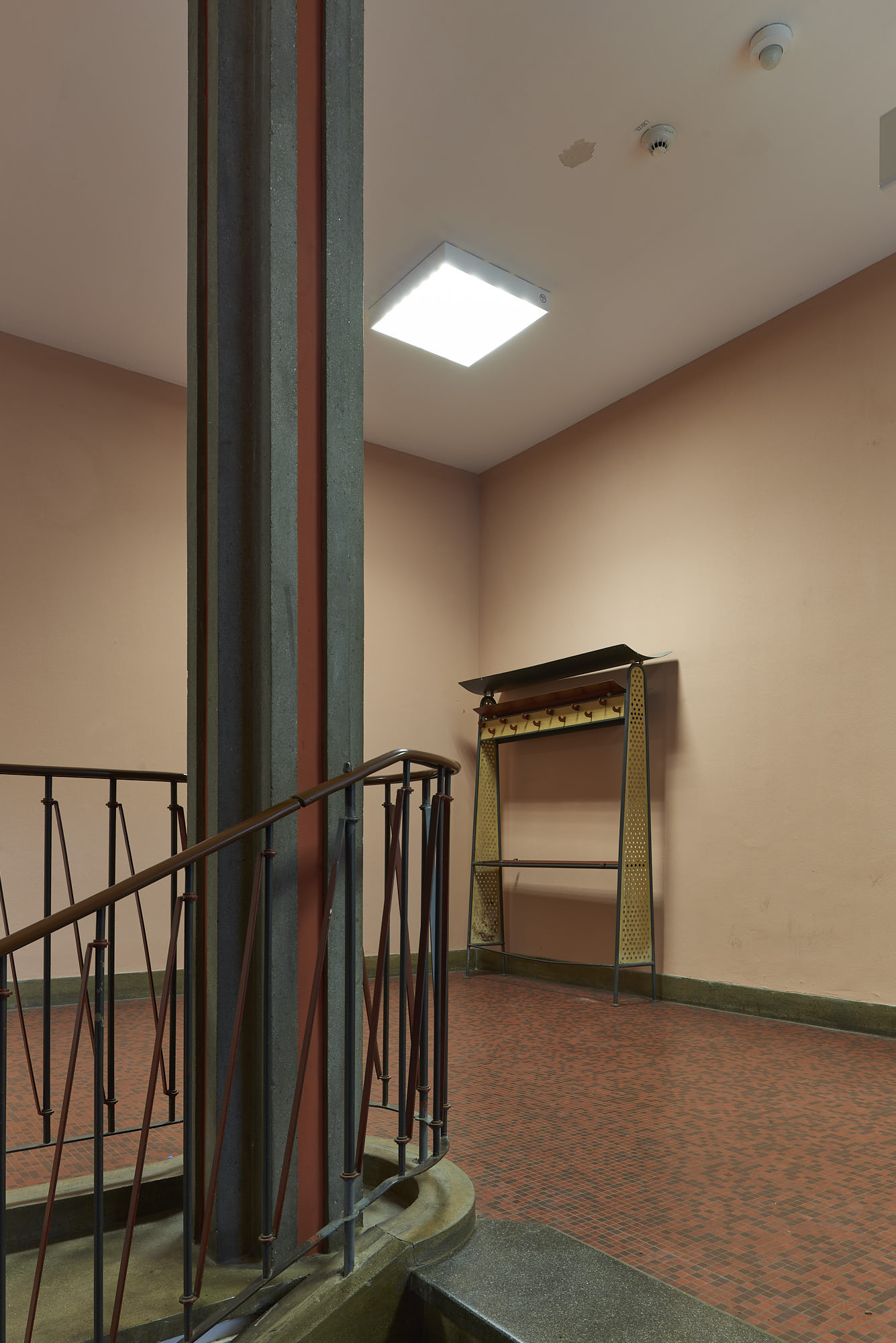 Fotografische Dokumentation der Grundschule Saarbrücken-Ost, Saarbrücken, Saarland — Detailansicht