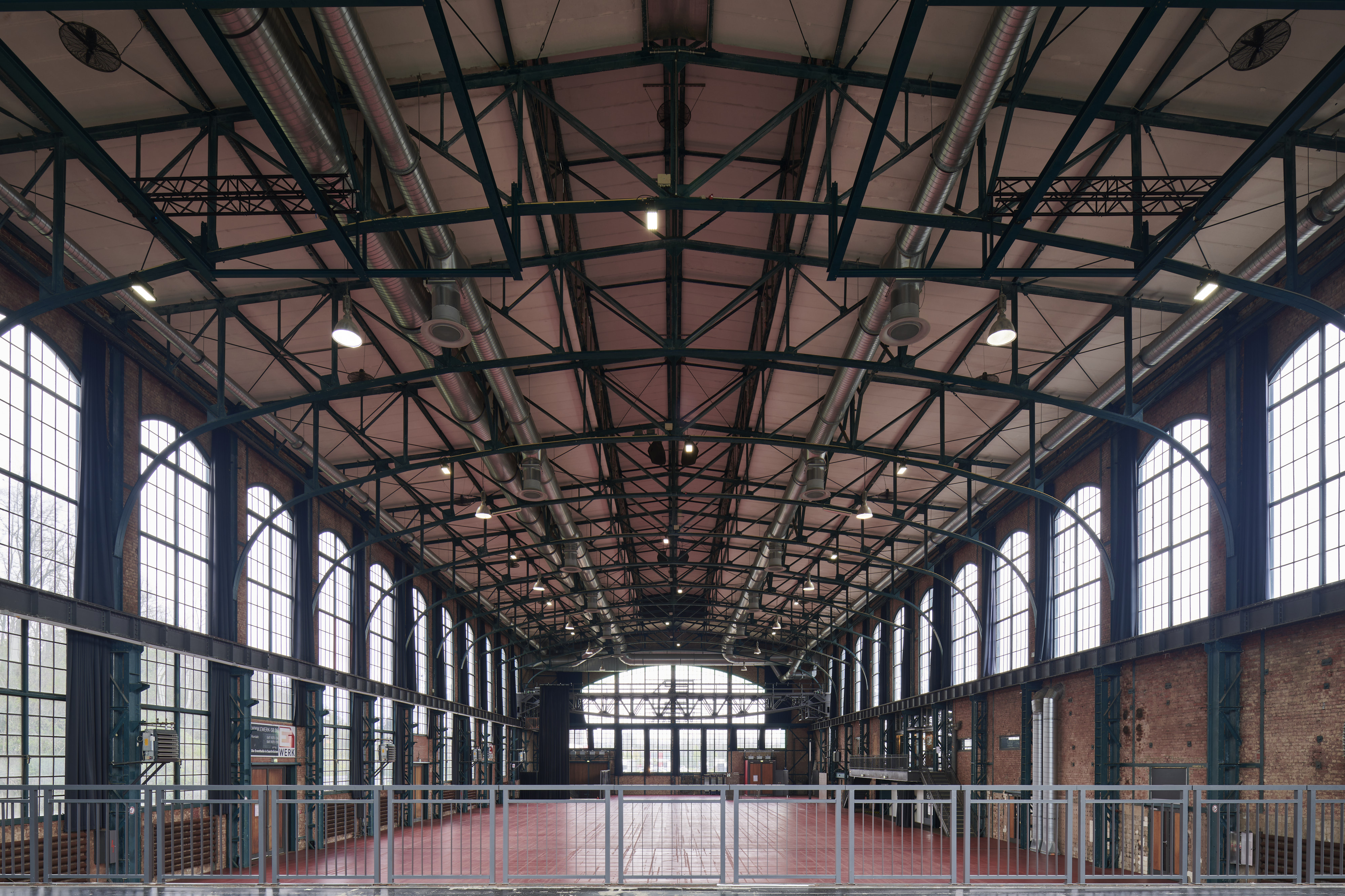 Präsentationsfotografien E-Werk Saarbrücken — Blick von der Bühne nach Osten