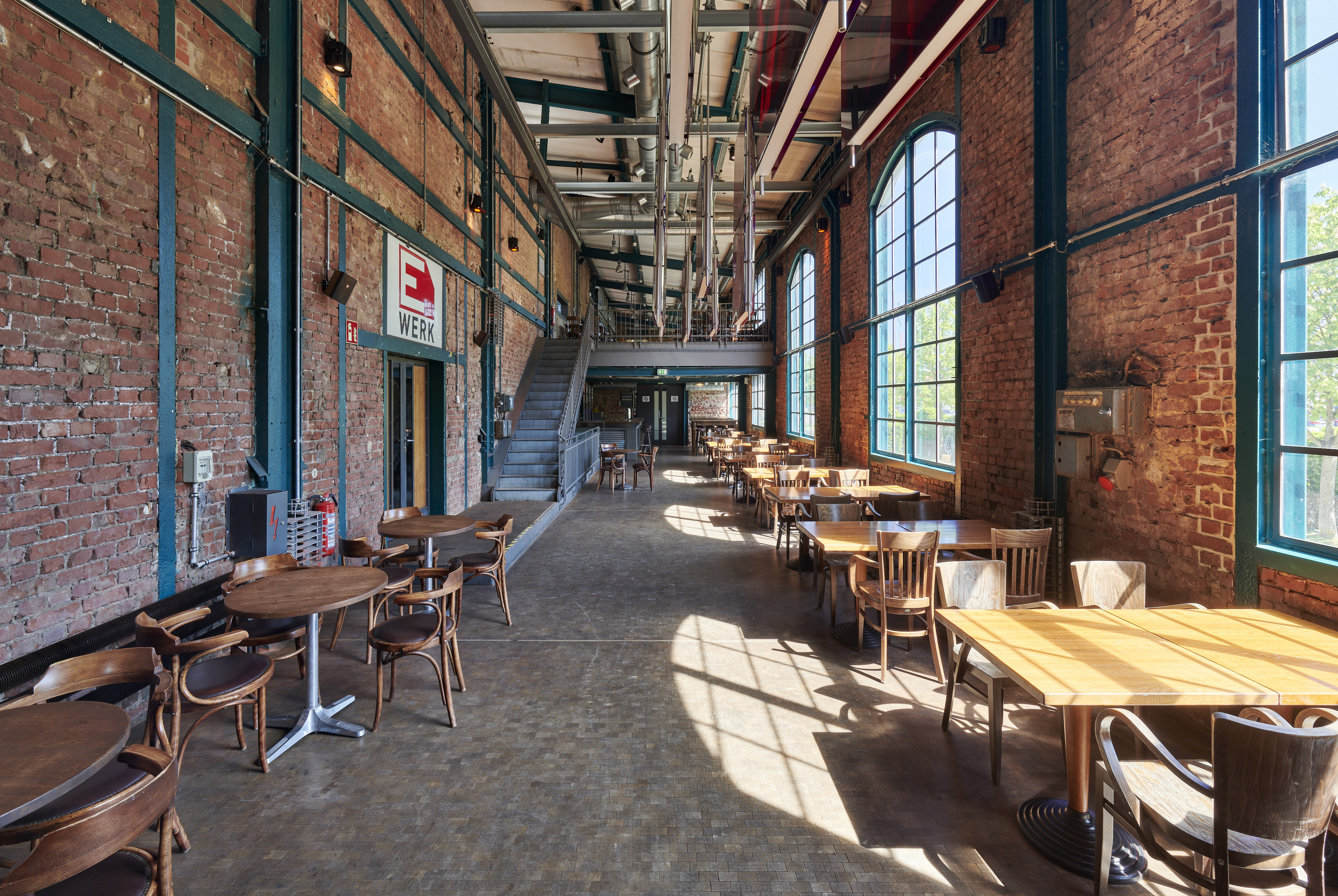 Präsentationsfotografien E-Werk Saarbrücken — Das untere Geschoss des »Westside« mit Blick zur Empore