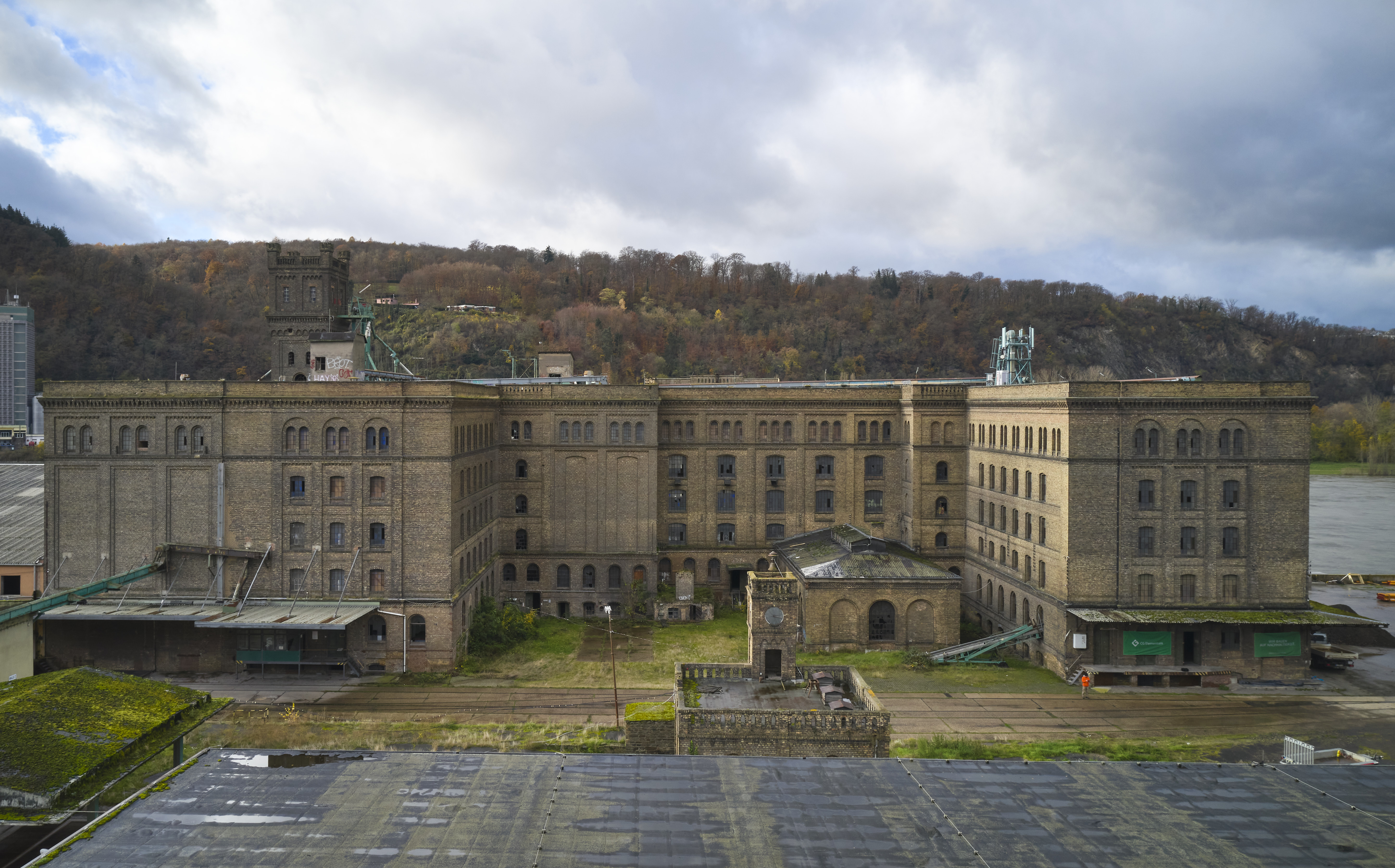 Fotodokumentation Löhnberger Mühle, Lahnstein — Löhnberger Mühle, Ansicht Westfassade