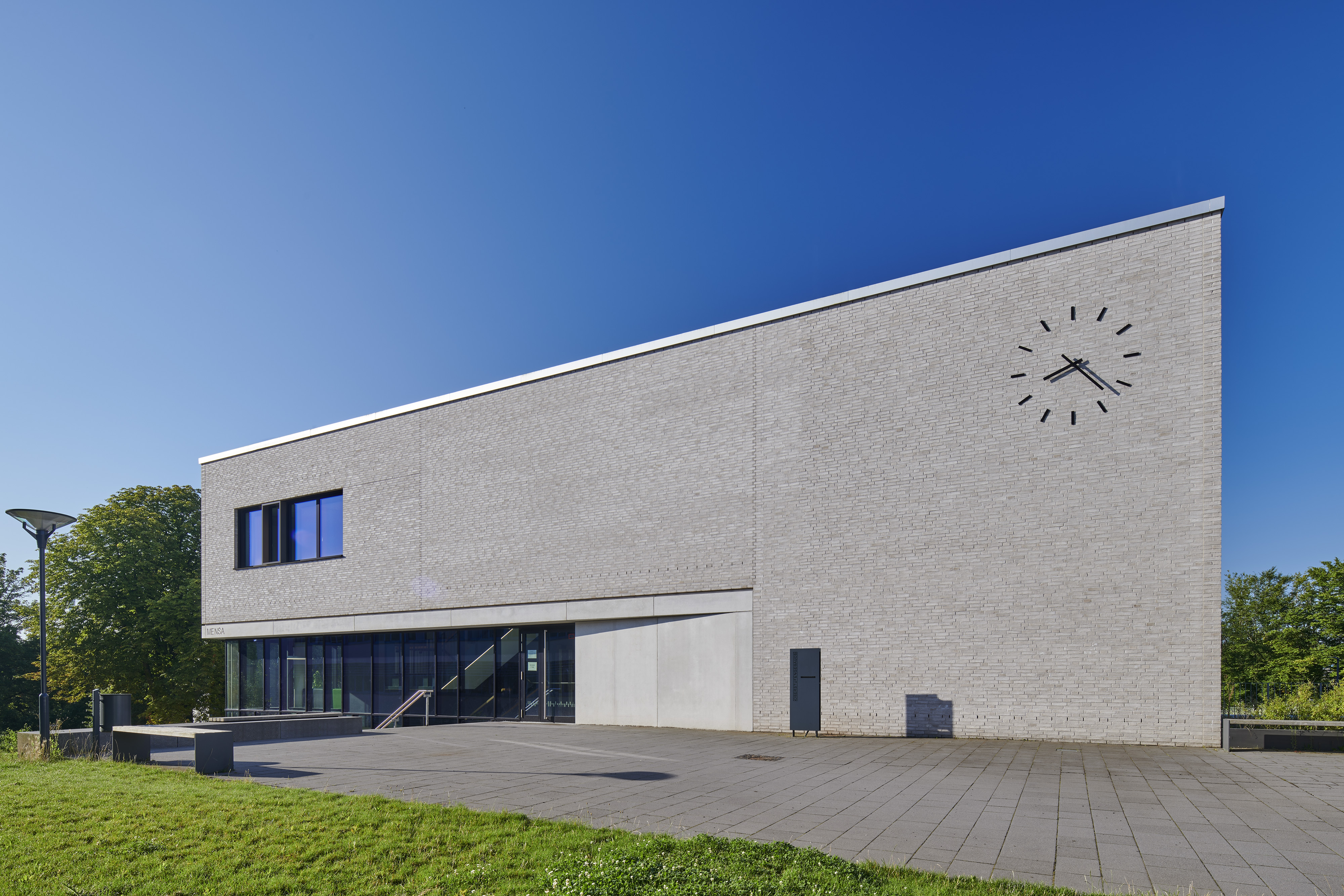 Fotografien des Oberstufengebäudes der Gemeinschaftsschulen in Völklingen, Foto 2 von 9